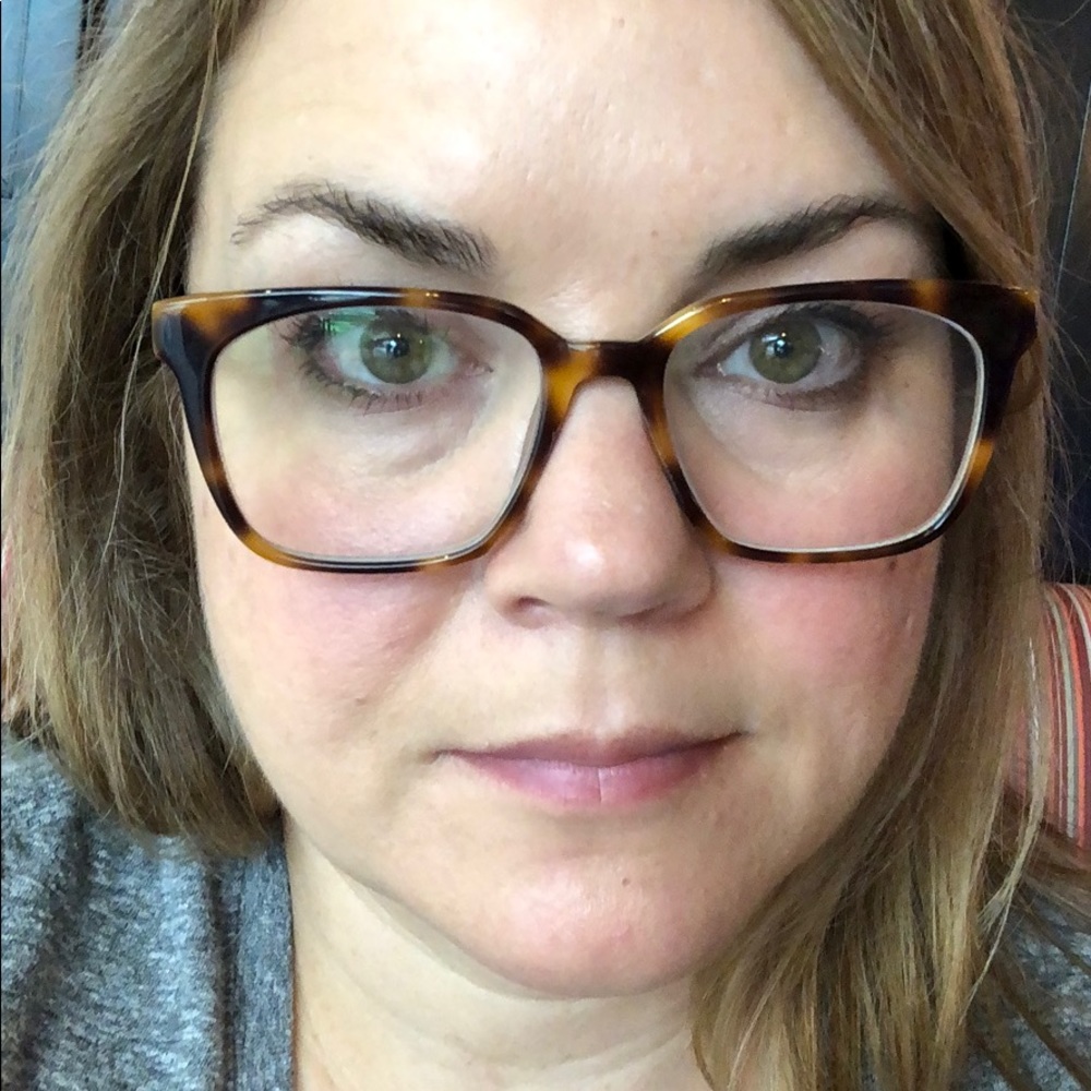 Meet your Posher, Carrie